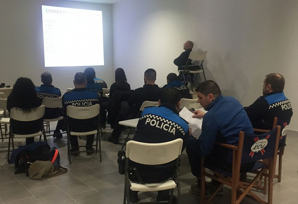  Jornada formativa Taser de la Policia Local de Santa Susanna          .
