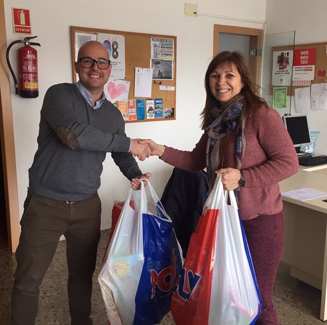  L'Associació de Comerciants Espais Susanna dóna joguines a Serveis Socials         .