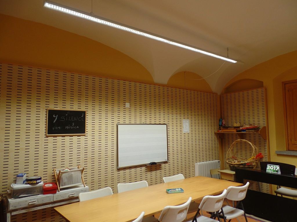  Nous sistemes de calefacció i d'il'uminació a l'aula de música          .