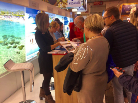  Santa Susanna torna al Salon des Vacances de Brussel'es         .