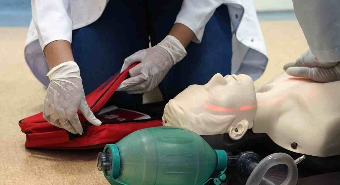 Taller d'autoprotecció, suport vital bàsic i DEA.