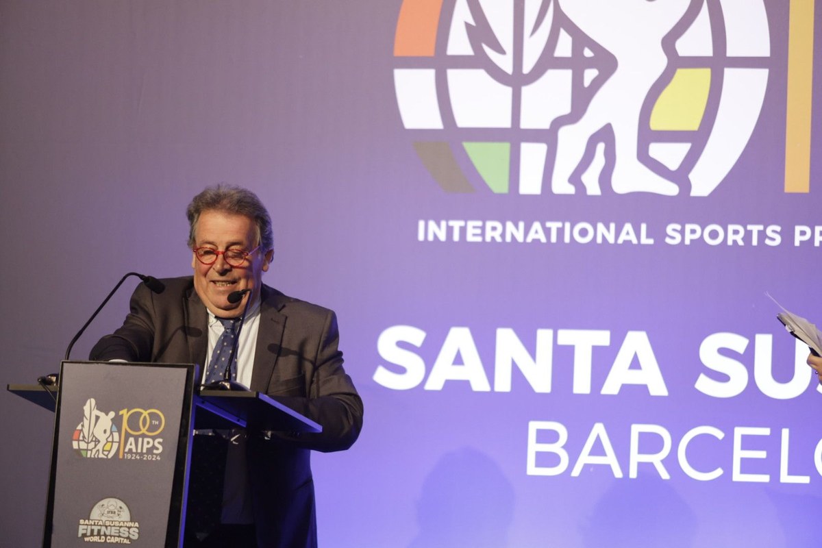 Campolier inaugura el 86è Congrés mundial de periodistes esportius de l'AIPS lloant les bondats de Santa Susanna.