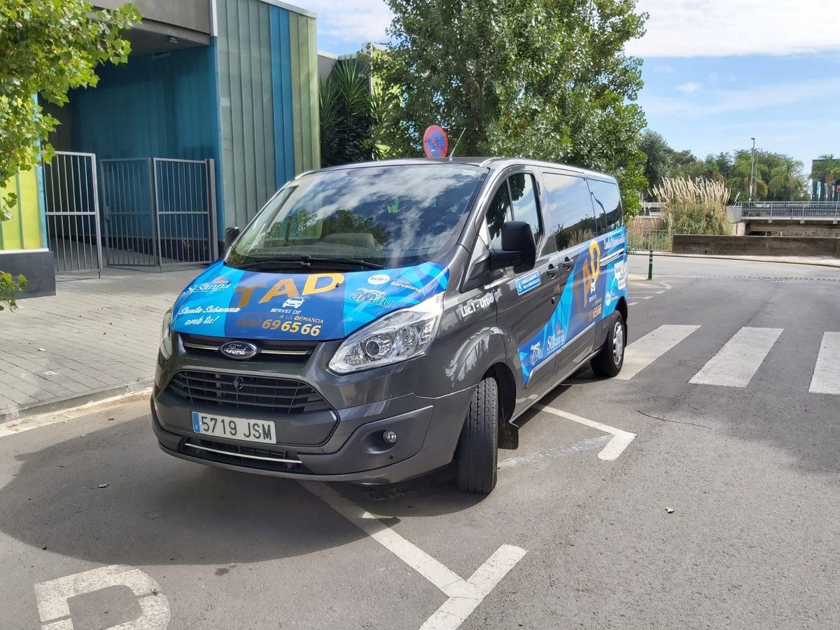 El transport a demanda de Santa Susanna incorpora un taxi per a persones amb mobilitat reduïda.