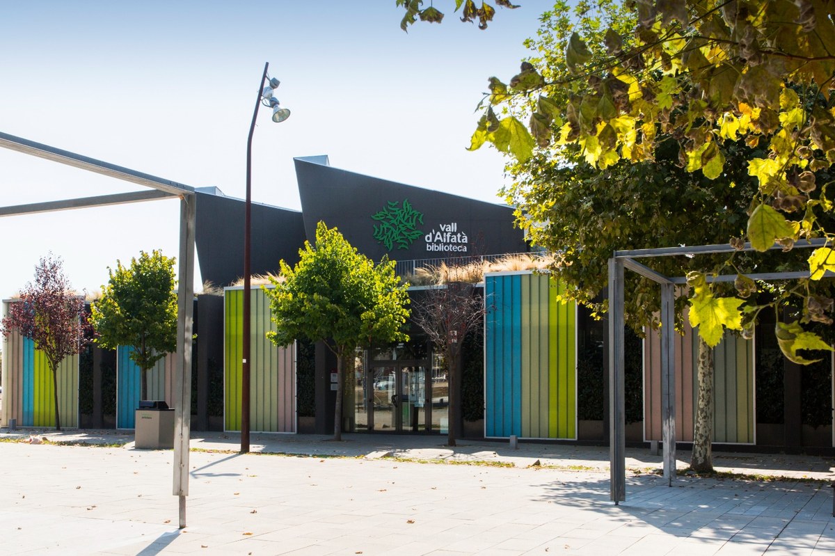 La biblioteca Vall d'Alfatà obté el 2024 les millors xifres de visites, préstecs i activitats de la seva història.