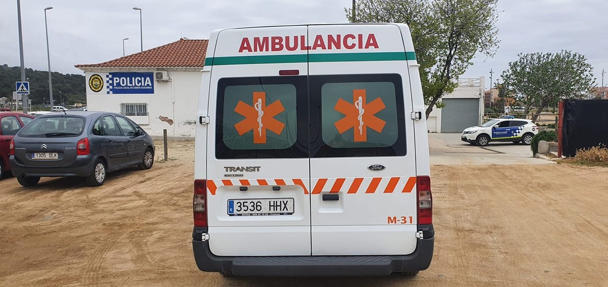 La Policia Local desinfecta els seus vehicles amb ozó.
