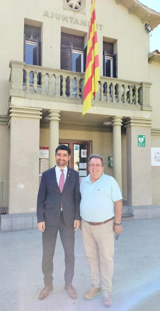 L'alcalde explica al vicepresident  Puigneró els projectes engegats a Santa Susanna.
