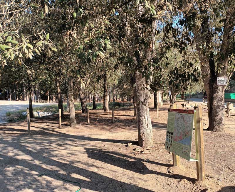 Santa Susanna amplia la senyalització dels itineraris que formen part de la xarxa de camins de la Diputació.