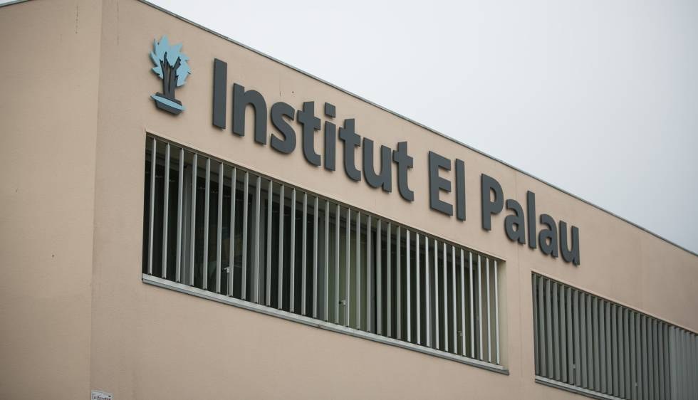 Santa Susanna es solidaritza amb els mestres de l'institut "El Palau" investigats per la fiscalia.
