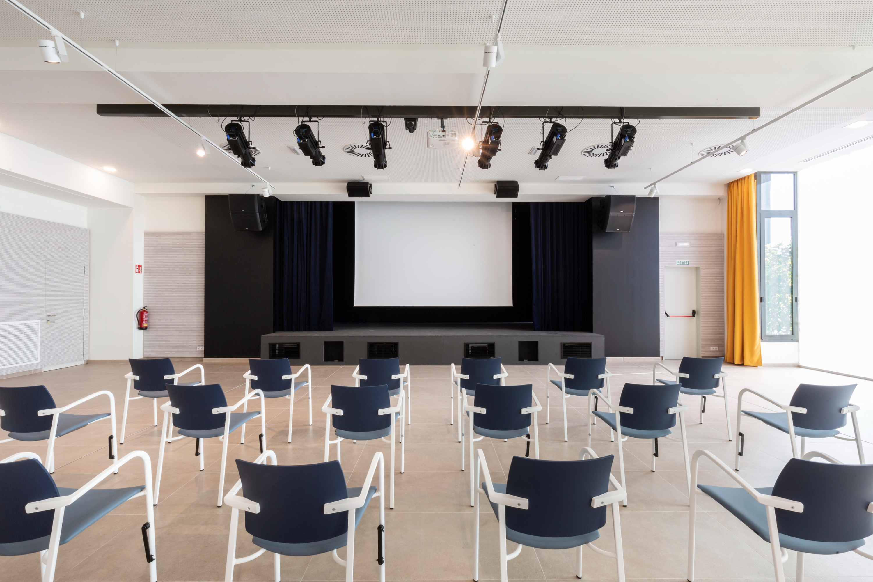 nova_sala_actes_006.JPG