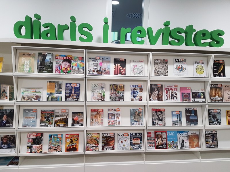 Estants de diaris i revistes 
