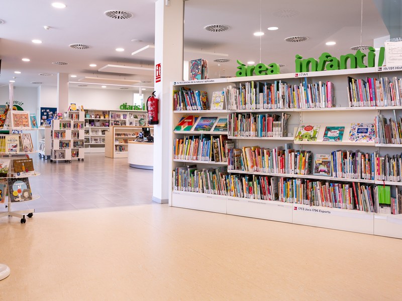 Prestatgeries zona infantil