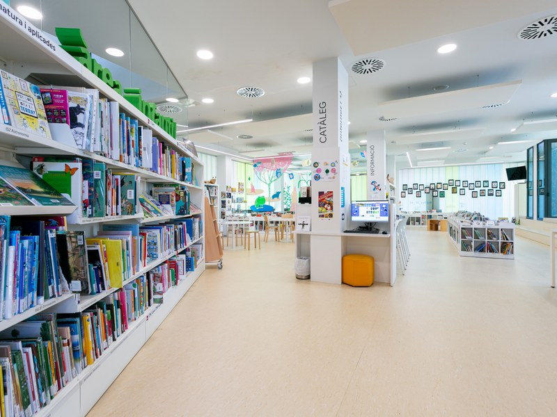 Prestatgeries zona infantil