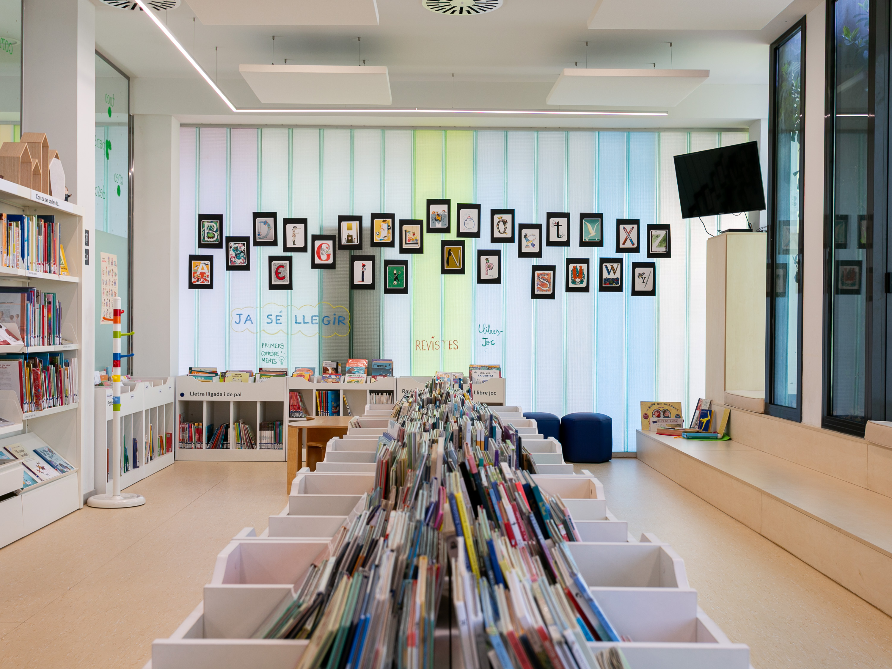 Prestatgeries zona infantil