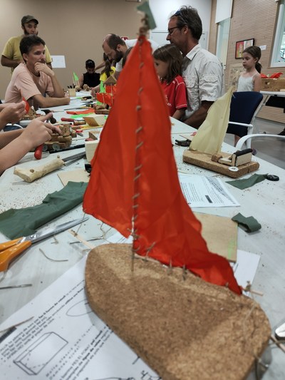 Experimenta amb l'art.