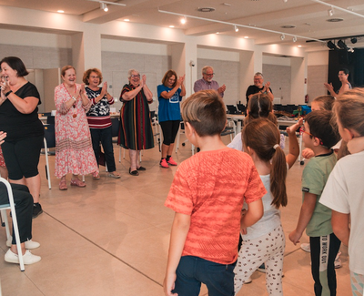 Activitats intergeneracionals amb les escoles 