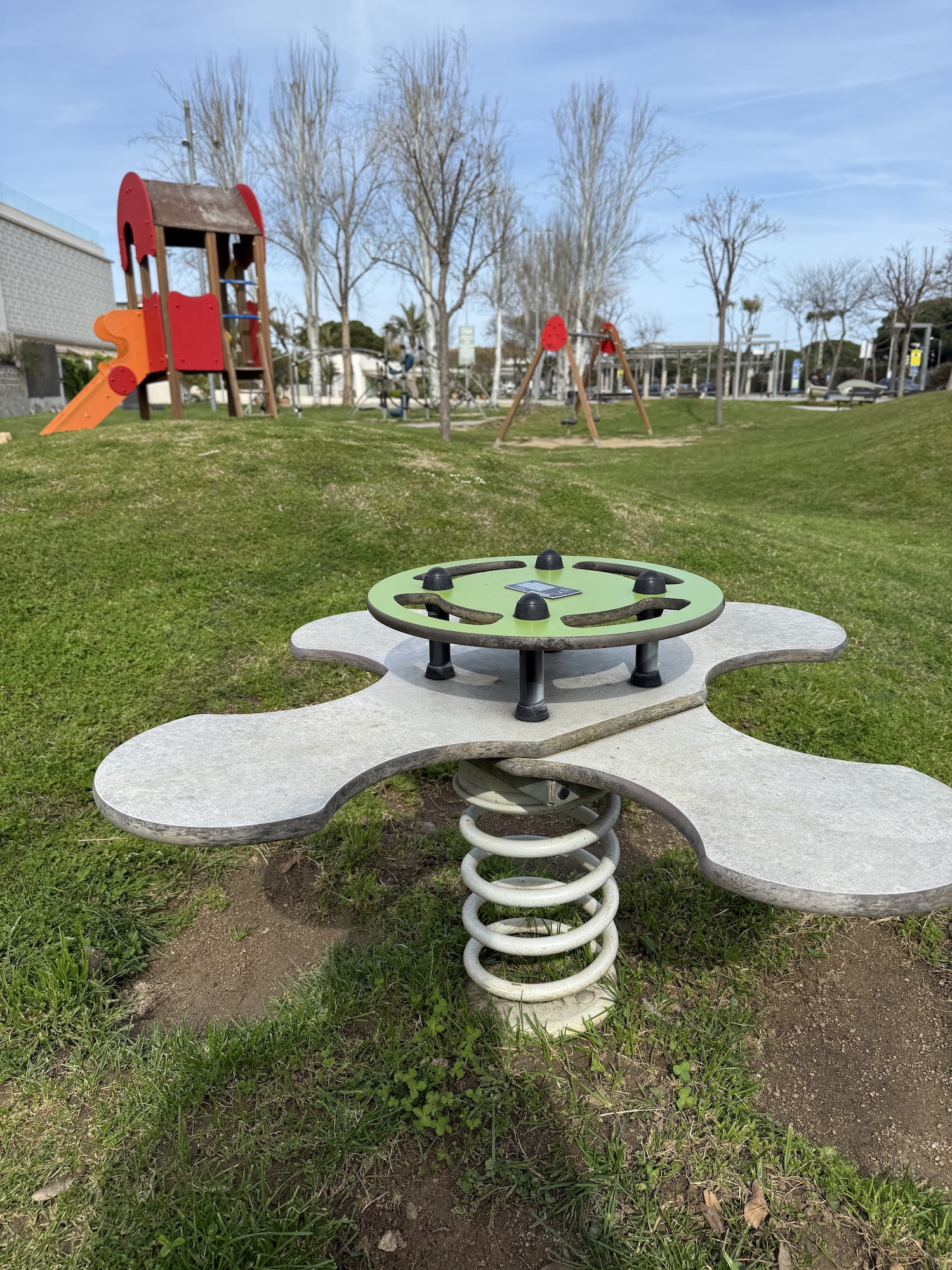 Zona infantil del Parc de les Dunes, al passeig